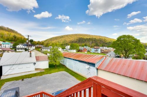 Loganton Townhome, Near Fly Fishing and Hiking!