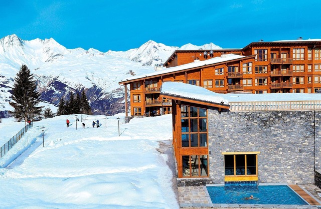 Logement avec Wifi gratuit, Local à Skis, Piscine