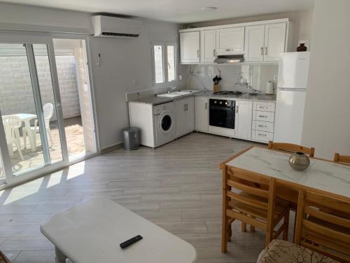 Logement spacieux 10personnes - Location Azeffoun Ait Chafaa-11000da