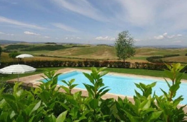 Loggiato 1: apartment for 2 people in a Tuscan farmhouse with pool
