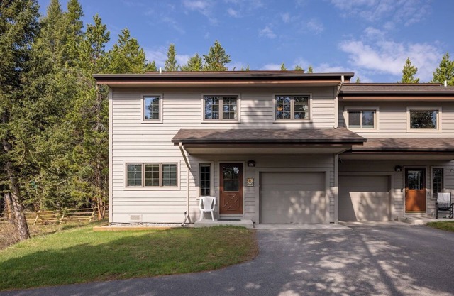 Lone Pine Retreat | Big Sky | Pet Friendly!
