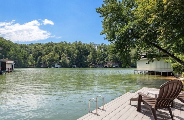 Long Family Lake House - Mr Lake Lure Vacation Rentals