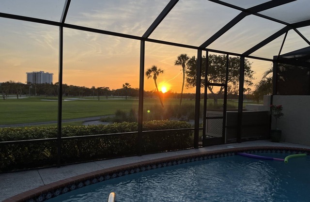 Longboat Key home rental w/PRIVATE Pool & 1 minute to private beach access!