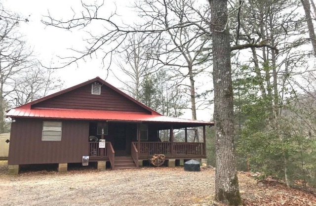 Looking for some R & R our Peaceful Mountain Retreat is your spot!