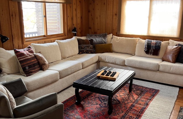 Loon Lodge - Hot Tub/Sauna/Real Wood Fireplace
