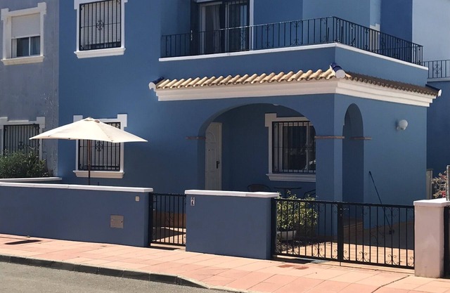 Los Alcazares, 3 double bedroom Villa with communal pool