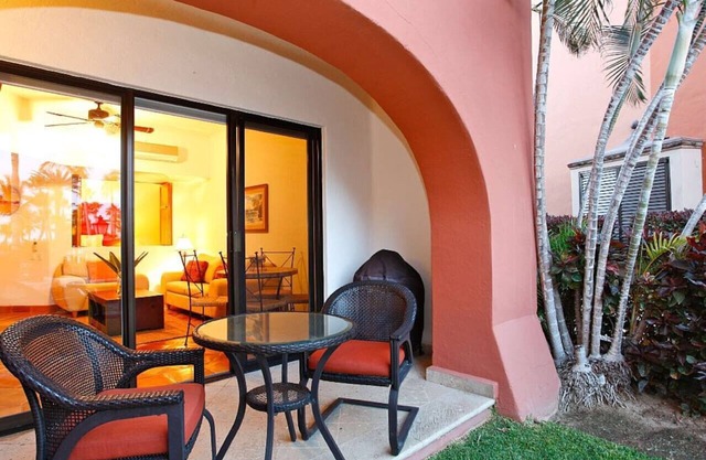 Los Cabos, peaceful condo ground level