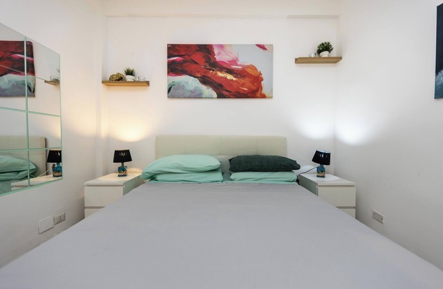 Lotus- apartment seafront rome