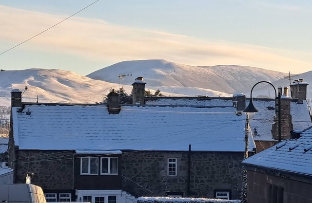 Lovaly former old schoolhouse in the heart of biggar