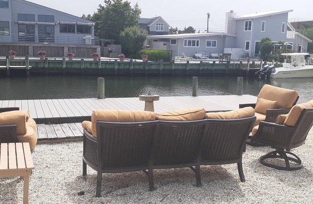 Loveladies Lagoonfront, 3 BR, sleeps 8, 1.5 bath, Private Beach Parking pass