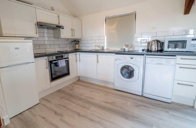 Lovely 2 Bedroom Holiday Cottage nr Bude
