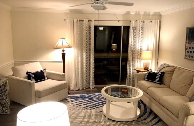 Lovely 2 BR Condo in Prime Location