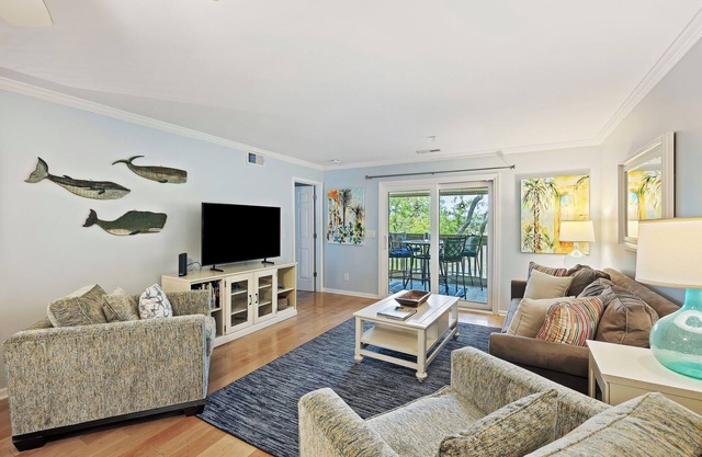 Lovely 2BR Seabrook Villa, MARSH Views! POOL Access!