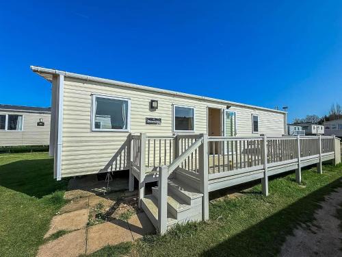 Lovely 6 Berth Caravan Nearby Hunstanton Beach In Norfolk Ref 23071T