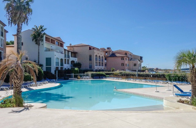 Lovely apartment for 6 people with WIFI, A/C, pool, TV, terrace and pets allowed