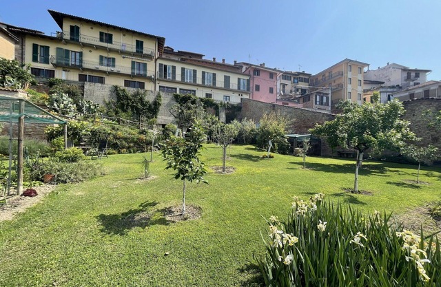 Lovely apartment for 2 guests with A/C, WIFI, TV, patio and pets allowed