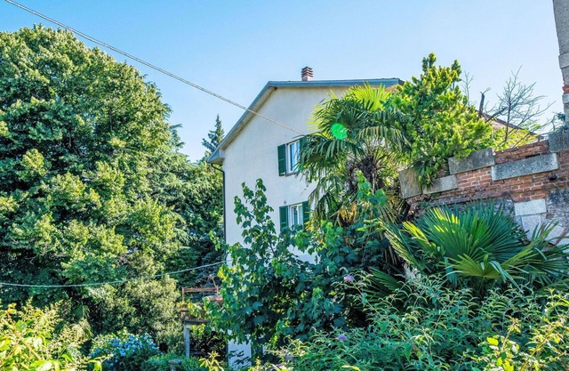 Lovely apartment for 4 guests with A/C, WIFI, TV and balcony