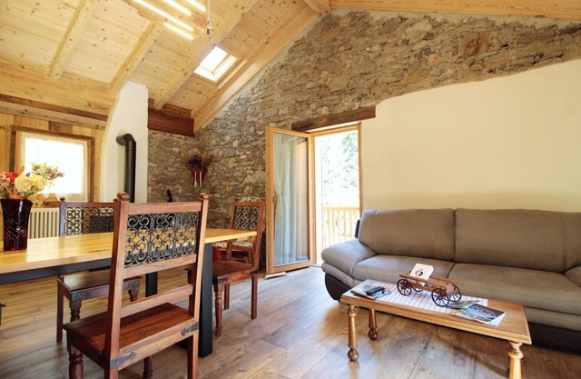 Lovely apartment for 5 people with WIFI, balcony, pets allowed and panoramic view