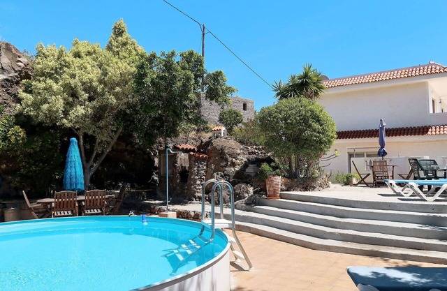 Lovely apartment for 4 guests with pool, WIFI, TV and terrace