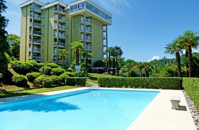 Lovely apartment for 2 people with WIFI, pool, TV, terrace and pets allowed