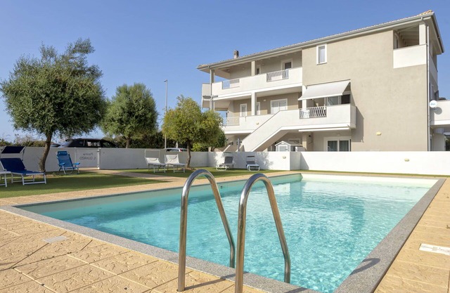 Lovely apartment for 5 people with A/C, WIFI, pool, TV and terrace