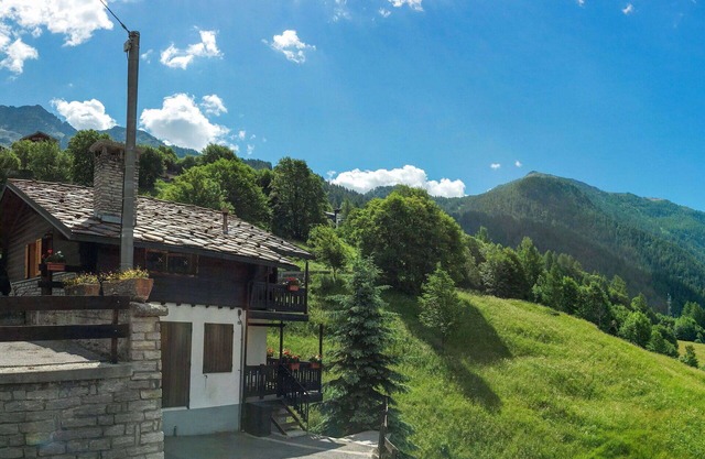 Lovely apartment for 4 guests with WIFI, TV, balcony and pets allowed