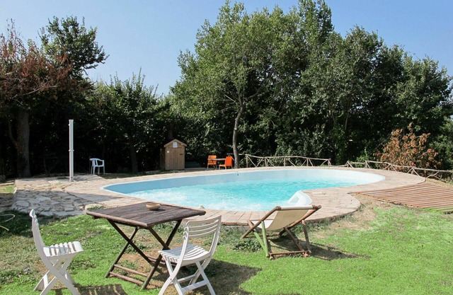 Lovely apartment for 4 guests with pool, A/C, WIFI, TV, patio and pets allowed