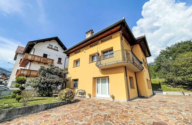 Lovely apartment for 4 people with WIFI, TV and balcony