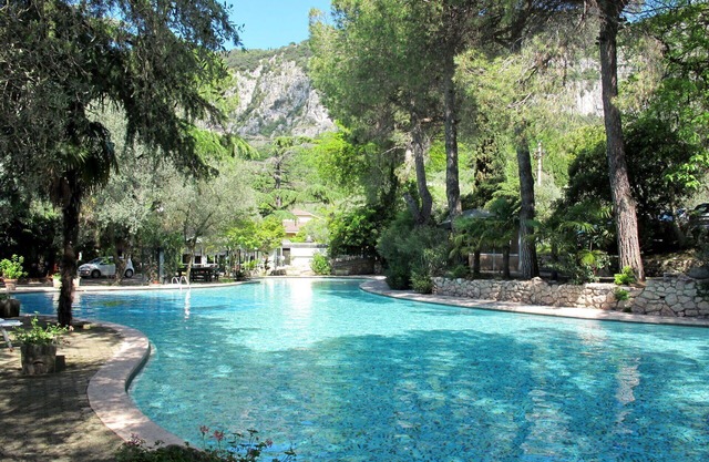 Lovely apartment for 5 people with WIFI, pool, TV, terrace and parking