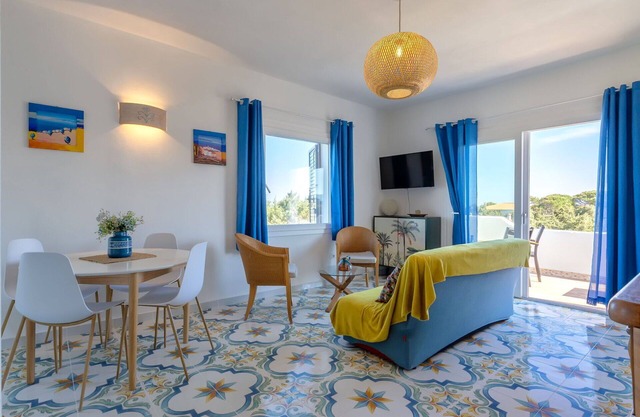 Lovely apartment for 5 people with A/C, TV and patio