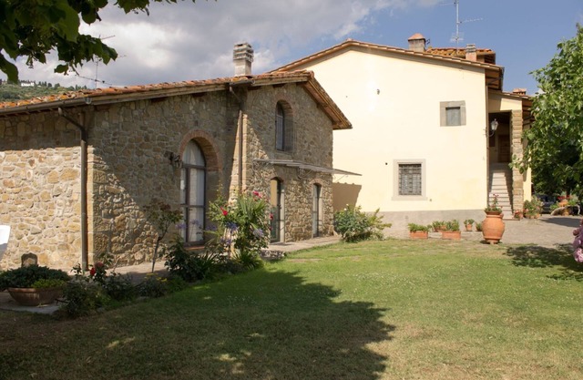 Lovely apartment for 6 people with WIFI, pool and TV