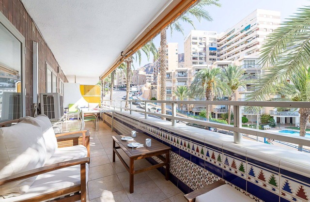 Lovely apartment for 6 guests with A/C, WIFI, TV, terrace and pets allowed