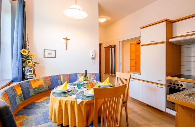 Lovely apartment for 5 guests with WIFI, pool, TV and patio