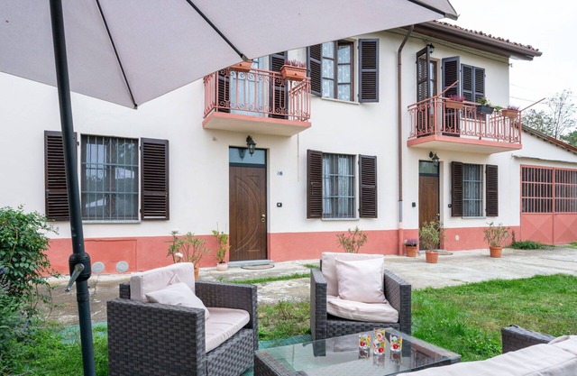 Lovely apartment for 6 guests with WIFI, patio, pets allowed and panoramic view