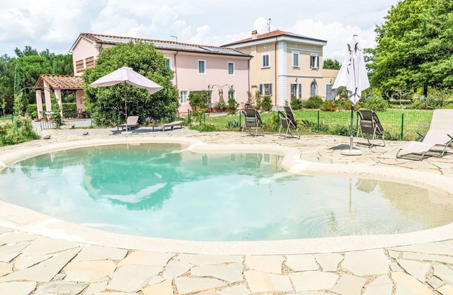 Lovely apartment for 4 people with pool, WIFI, A/C, balcony and pets allowed