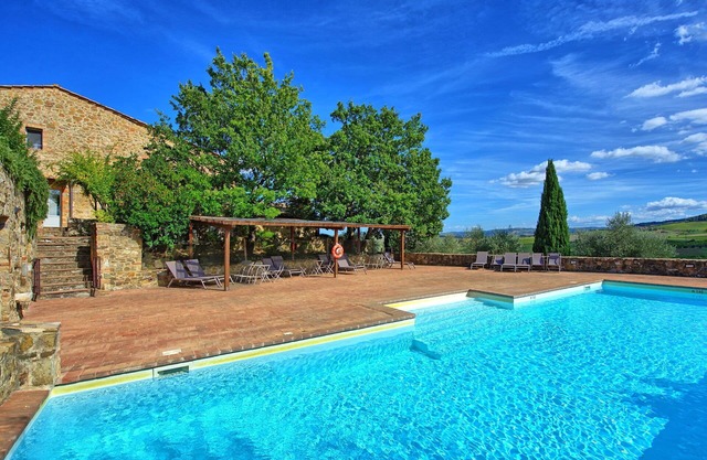 Lovely apartment for 4 people with A/C, pool, TV, pets allowed and panoramic view