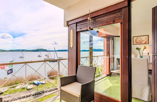 Lovely apartment for 5 guests with WIFI, pool, TV, balcony and pets allowed