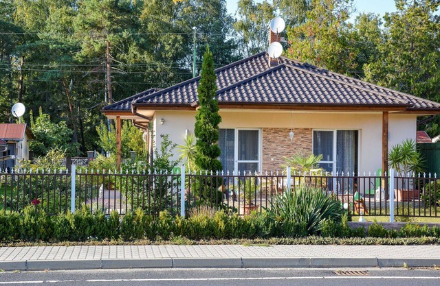 Lovely apartment for 4 guests with WIFI, A/C, TV, patio and parking