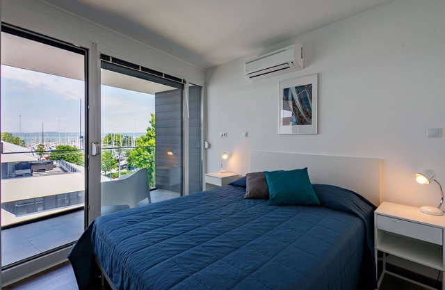 Lovely apartment for 6 guests with WIFI, pool, A/C, TV, terrace and pets allowed