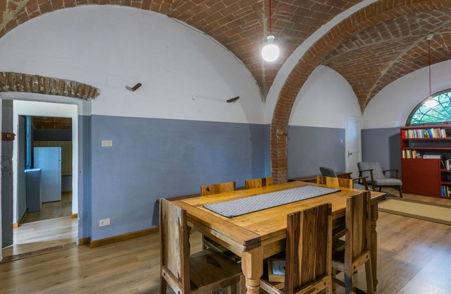 Lovely apartment in villa for 4 people with WIFI, pool and pets allowed