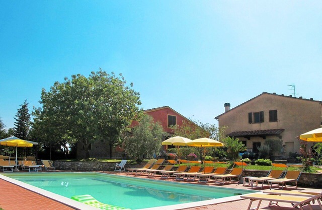 Lovely apartment in villa for 2 people with pool, WIFI, TV and patio