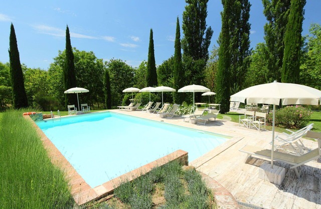 Lovely apartment in villa for 5 people with WIFI, pool, TV and patio