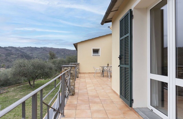 Lovely apartment in villa for 4 people with A/C, WIFI, patio and pets allowed
