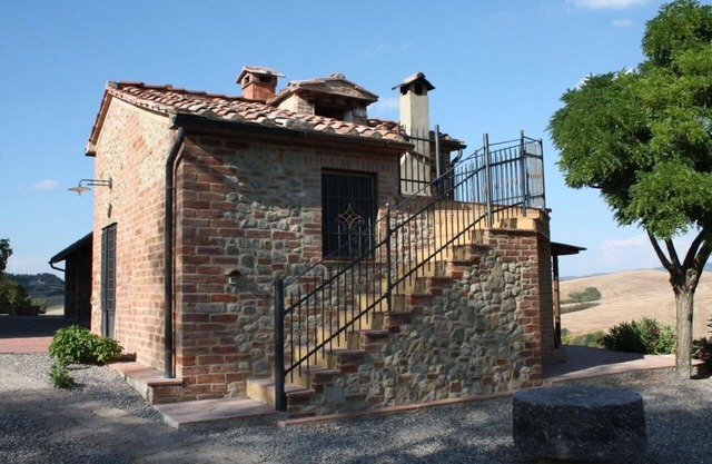 Lovely apartment in villa for 5 people with WIFI, pool and panoramic view