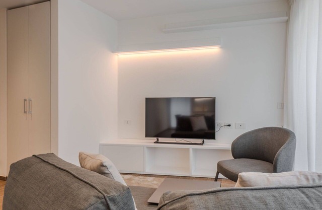 Lovely apartment in villa for 6 people with WIFI, TV and balcony