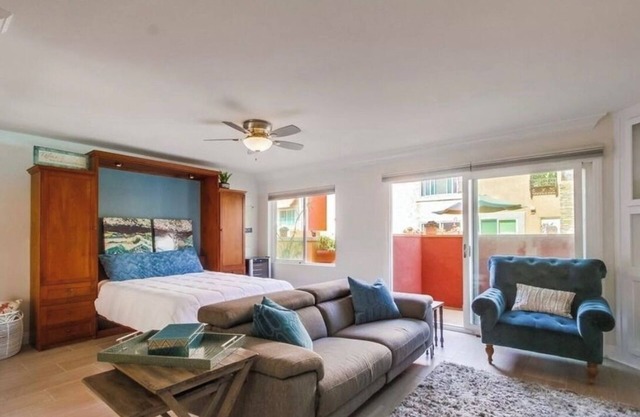 Lovely beach condo with premium amenities!
