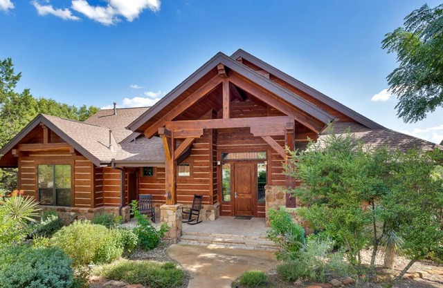 Lovely Cottage w/Hill Country Views in the Hollows Resort! Hiking trails, 4 Pools!
