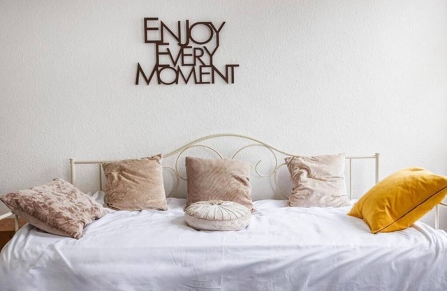 Lovely & Cozy 2BR City Centre Nr High St by Everhome Ltd