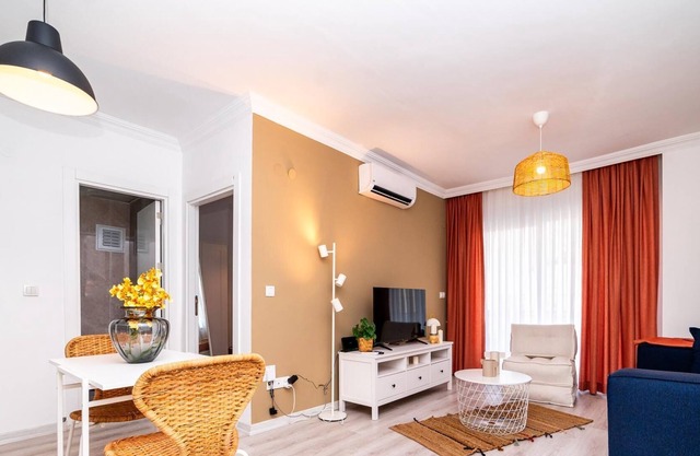 Lovely Flat w Pool 5 min to Beach in Antalya
