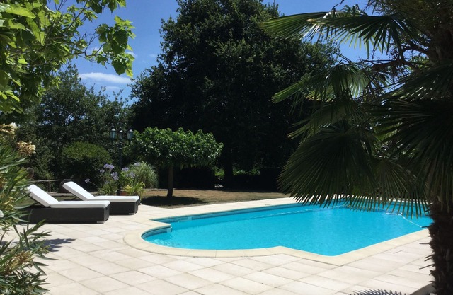 Lovely gîte nestled amongst vineyards and sunflower fields in SW France.